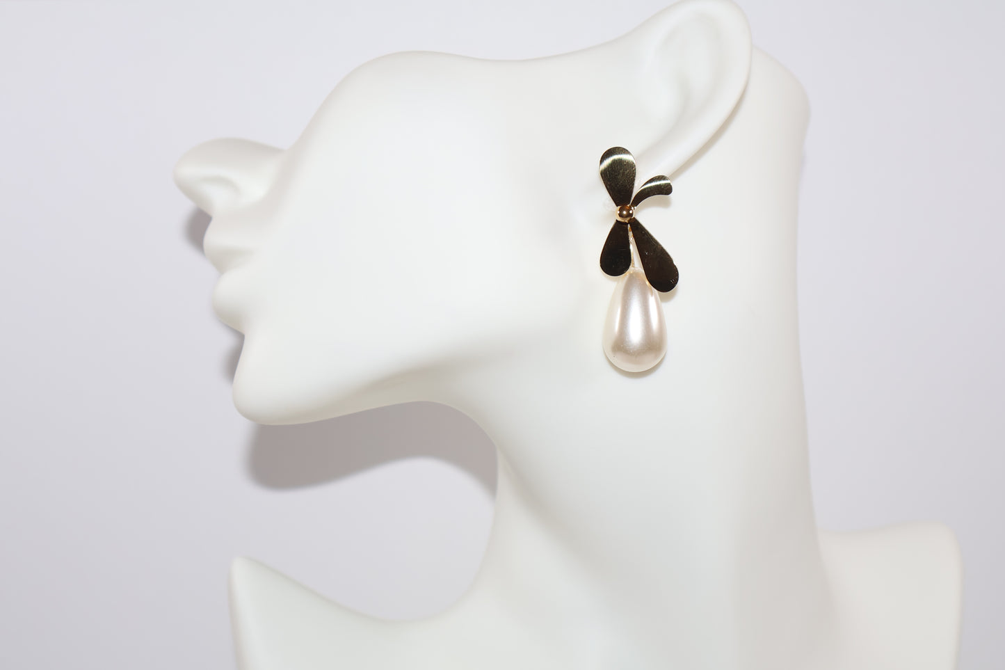 Gold Petal Pearl Drop Earrings – Modern Floral Dangle Jewelry