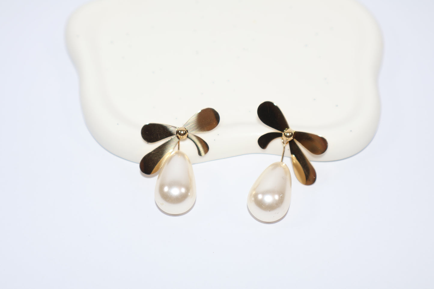 Gold Petal Pearl Drop Earrings – Modern Floral Dangle Jewelry